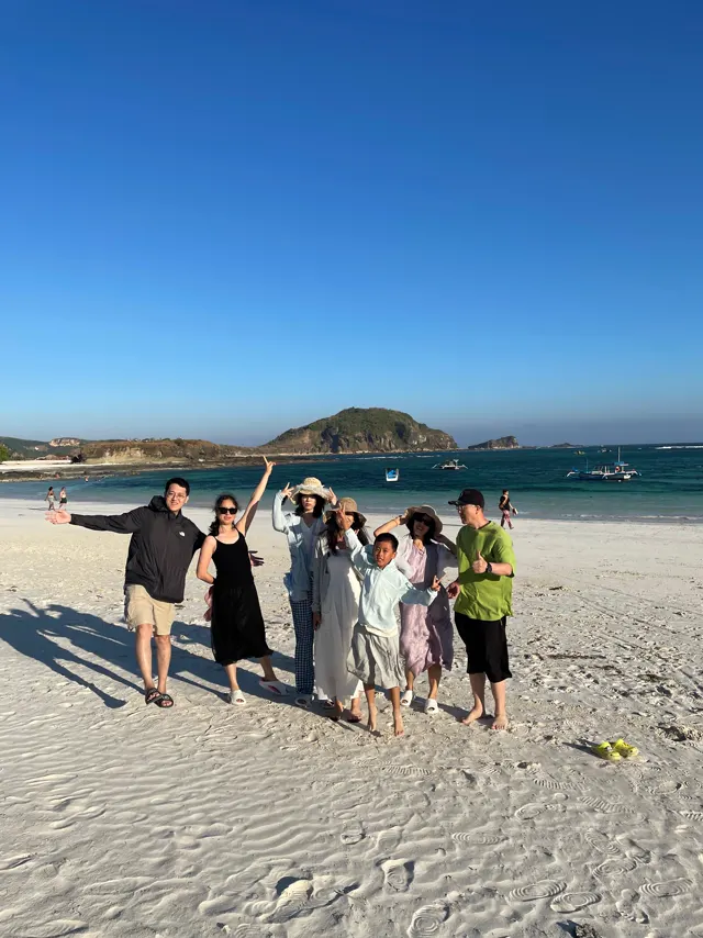 Group at the beach — Lombok